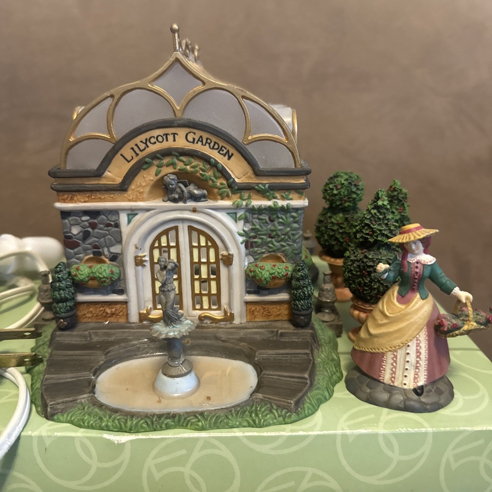 Dept 56 Dickens Village Series LILYCOTT GARDEN CONSERVATORY #56.58475 Open Box